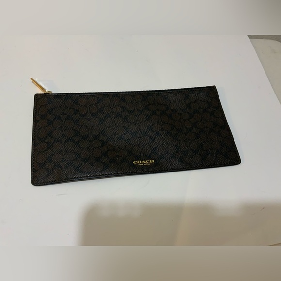 Thin Coach Wallet/Clutch classic  Coach pattern in brown with gold accents. - Picture 1 of 5